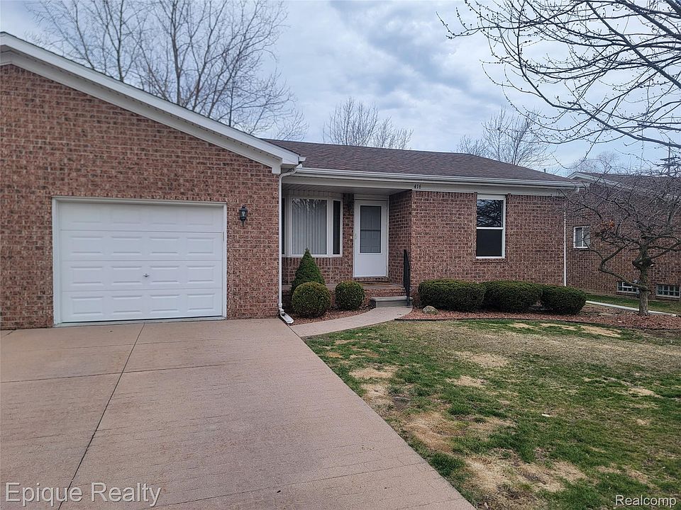 1st image of 416 River Valley Dr