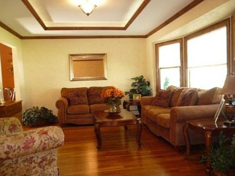2nd image of 14 Tennyson Pl