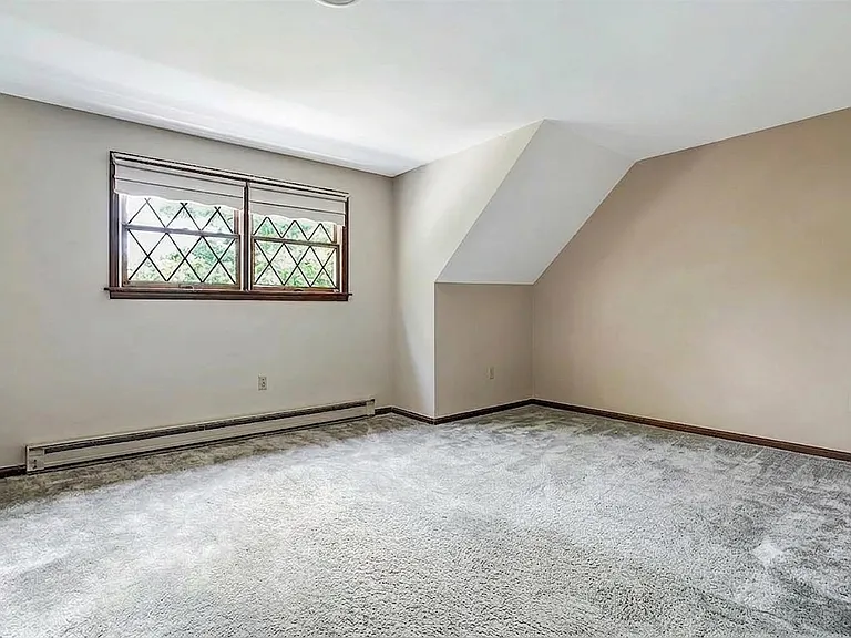 1701 Breezy Acres Rd — Photo 10
