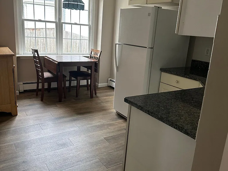 40 Agate Ave — Photo 2