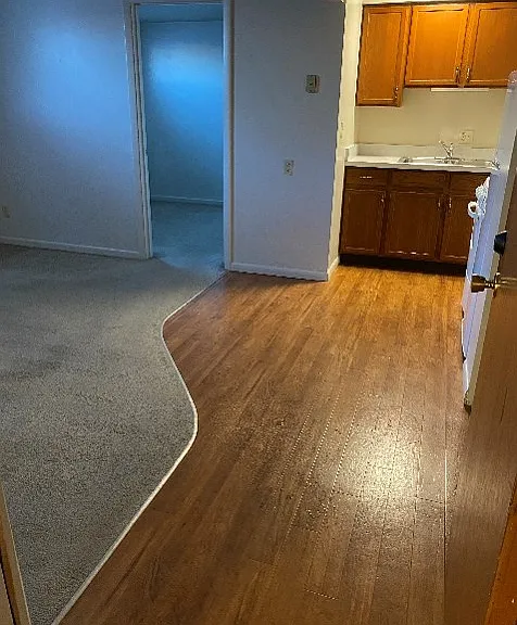 Eastown Villa Apartments — Photo 4