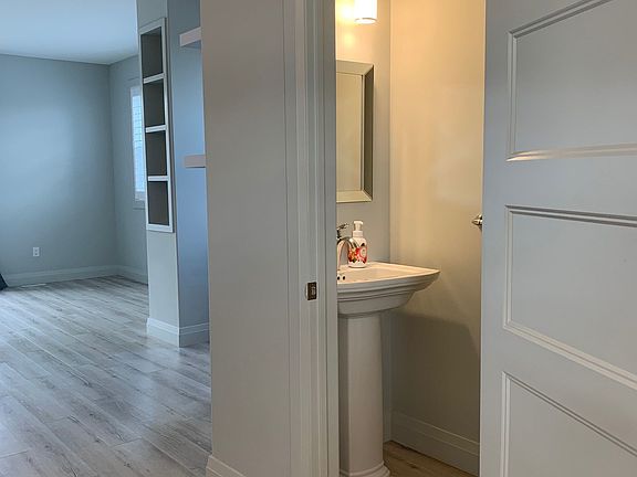 5th image of 3025 Singleton Ave #2