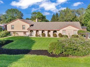 2425 Greenlawn Dr, Troy, OH 45373