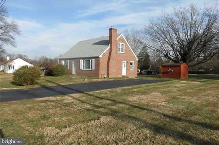 1st image of 2406 Smiths Ln
