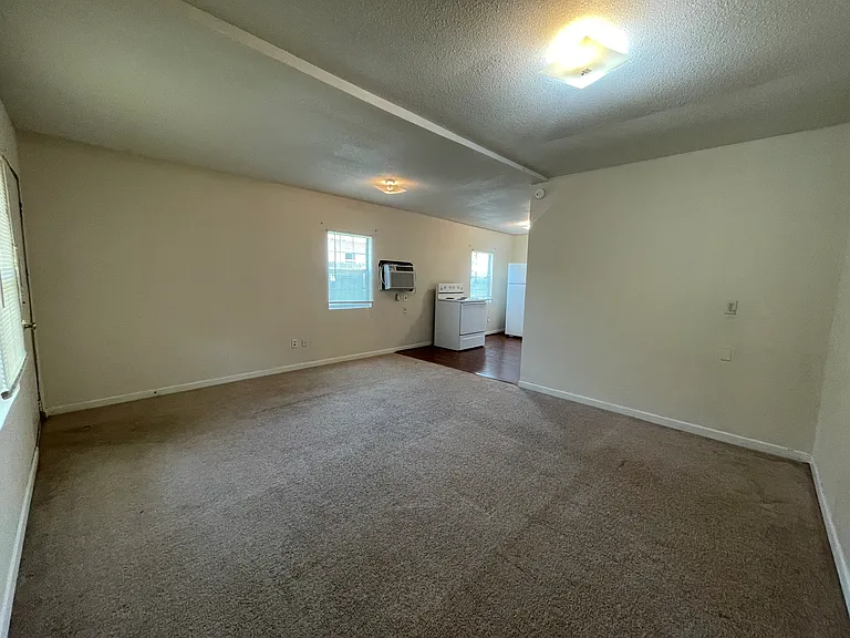 620 Grand Ave — Photo 7