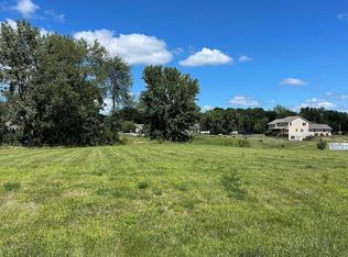 2110 Ridgefield Dr, Port Byron, IL 61275