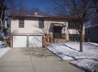 432 Carmel Ln, Bolingbrook, IL 60440