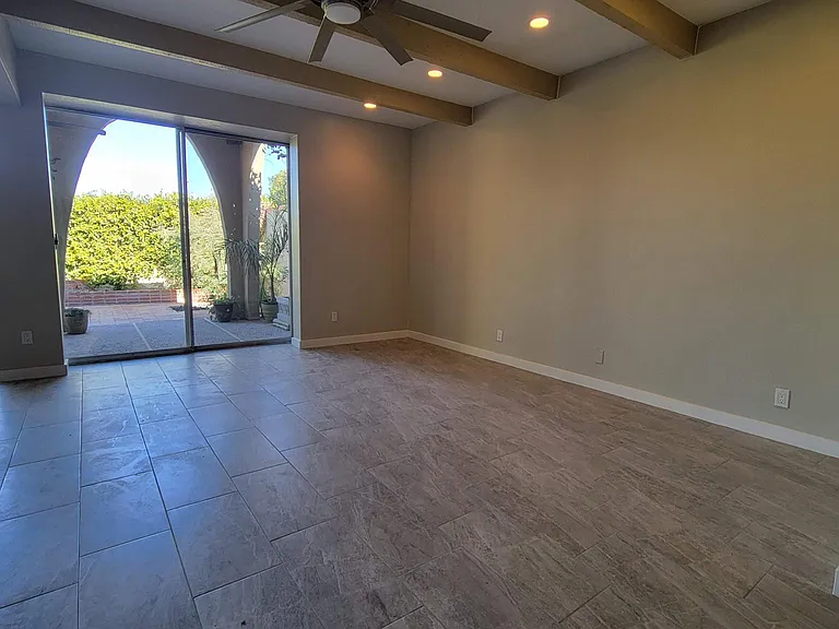 1542 E Solano Dr — Photo 10