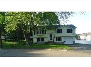 7 Patricia Cir, Woburn, MA 01801