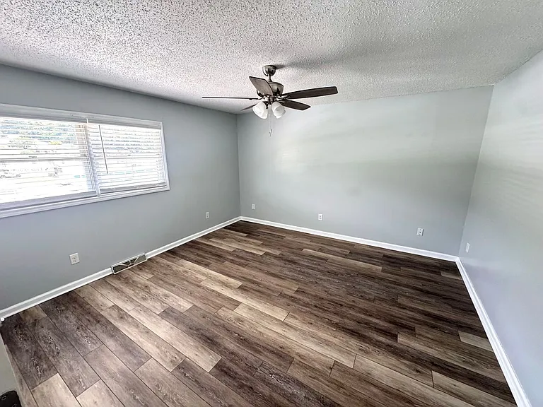 6747 W Carters Valley Rd #1 — Photo 2