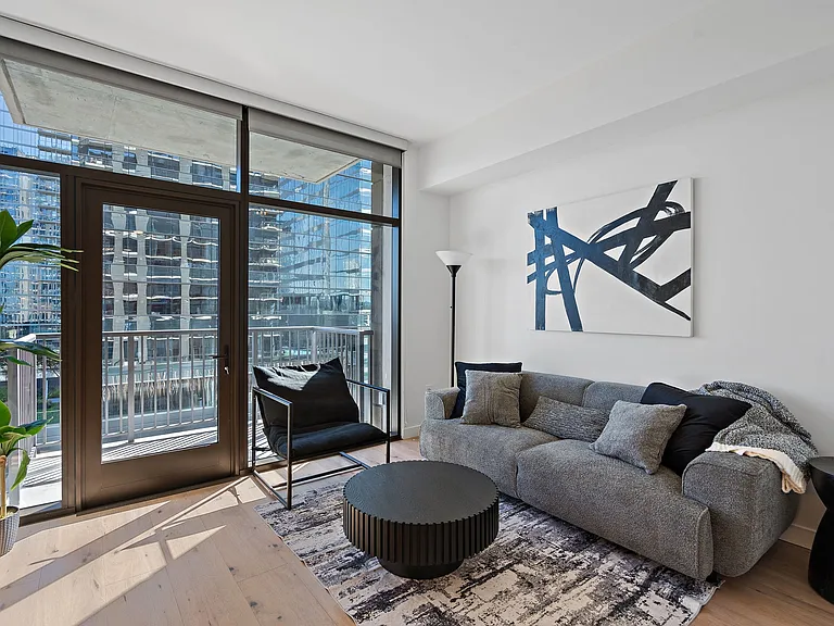 1212 Demonbreun St #806 — Photo 2