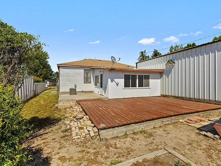 320 Clifford St — Photo 19