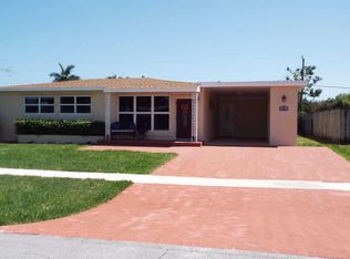 341 E Lake Rd, Palm Springs, FL 33461