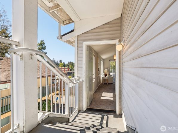 13227 35th Avenue NE #4, Seattle, WA 98125