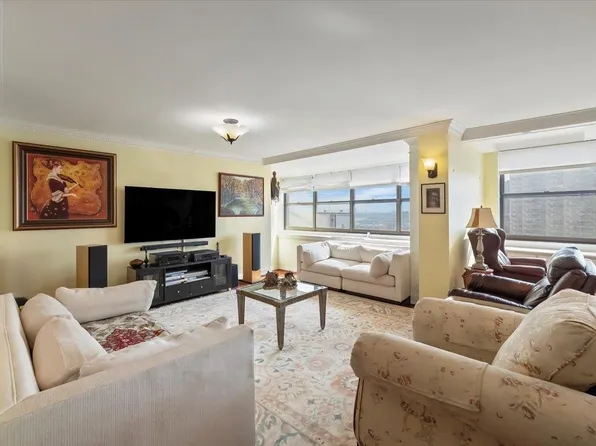 7002 Blvd East image 10 of 22