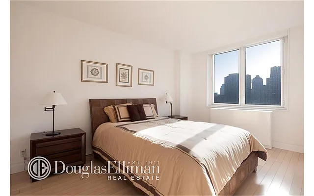 Rented by Douglas Elliman | media 13
