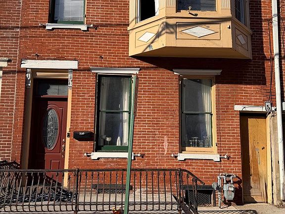 2nd image of 515 Elm St