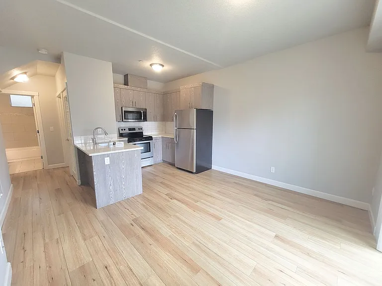 J0459 - Stafford St. Apartments — Photo 17