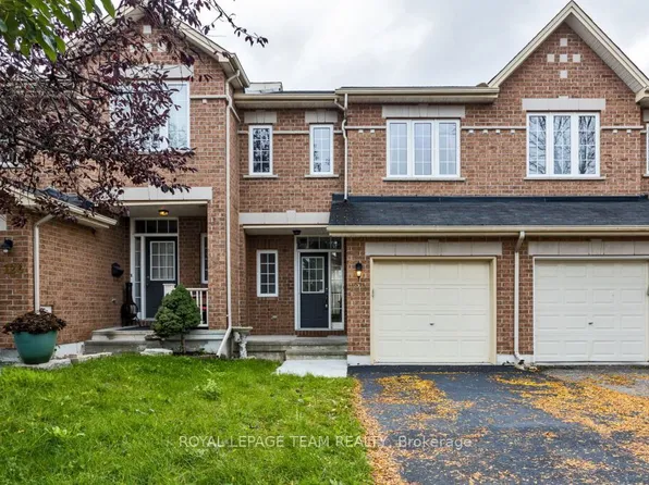 122 Saddlesmith Cir, Ottawa, ON K2M 2Y6