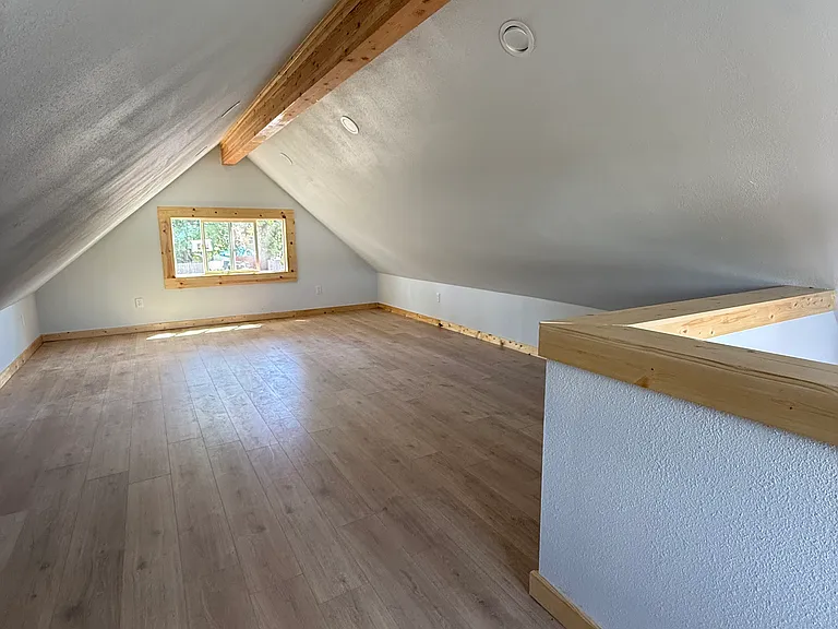 322 SW Washington St — Photo 10