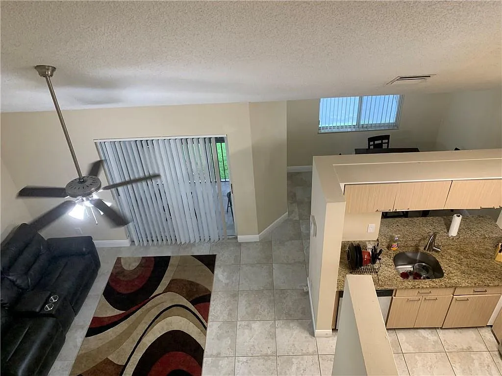 2 bed, 2.0 bath, 1185 sqft, $2,200 — Photo 1