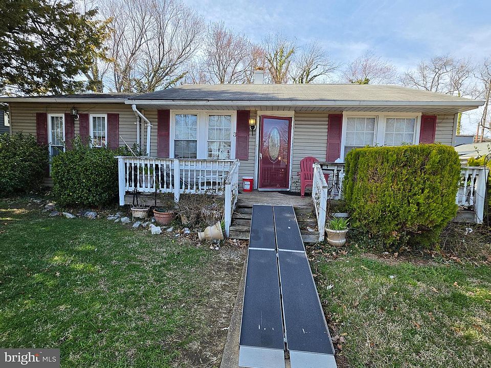 1st image of 3 Cypress Rd