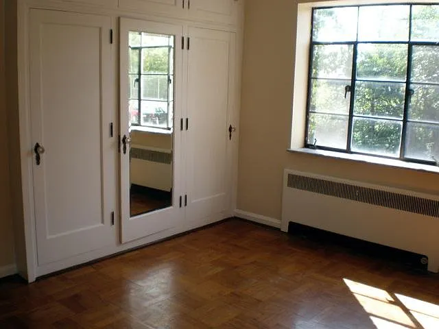 Rear bedroom