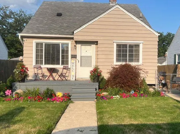 203 Detroit St, Trenton, MI 48183