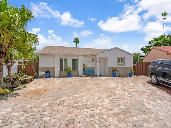 19903 NW 67th Ct, Hialeah, FL 33015