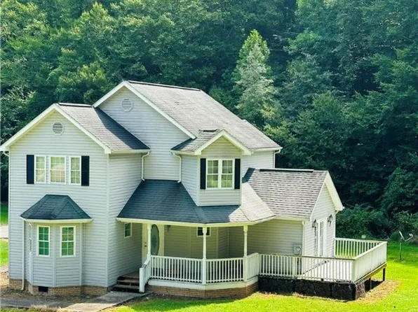 5104 Low Gap Rd, Danville, WV 25053