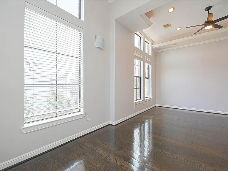 1739 Oakdale St — Photo 33