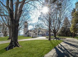 264 E Beach Rd, Charlestown, RI 02813