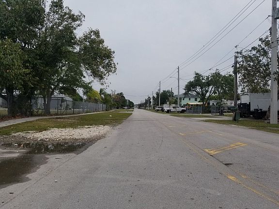 5th image of 559 NW 4th St