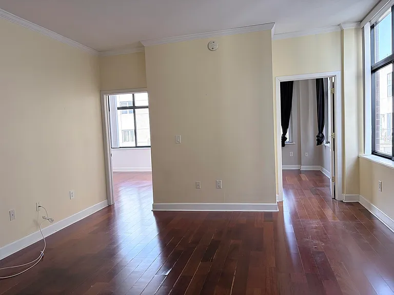 610 Newark St #5H — Photo 3