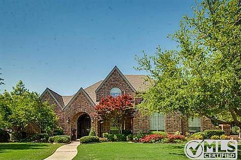 2nd image of 818 Country Club Dr