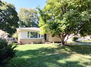 3203 N Linnhill Ct, Peoria, IL 61604