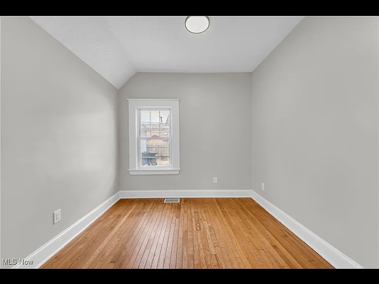 1244 W 69th St — Photo 4