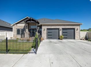 308 Ivone Dr, Sunnyside, WA 98944