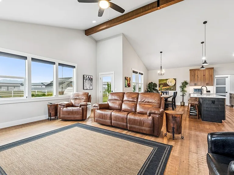 501 Wheatland Ln — Photo 16