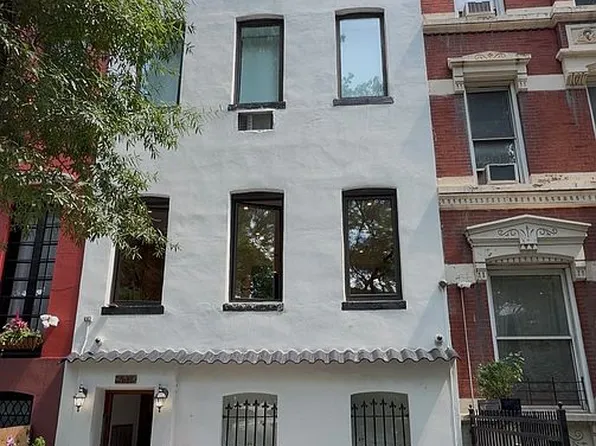 437 W 43rd St APT 1, New York, NY 10036