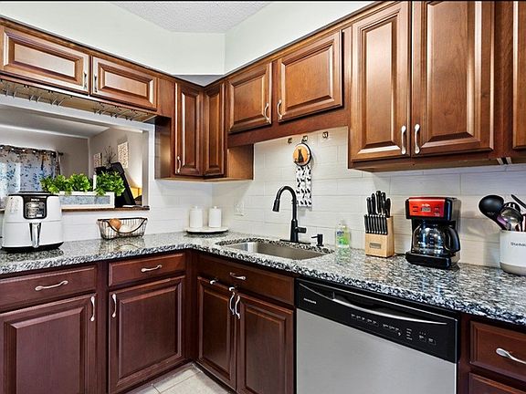 Eat in kitchen