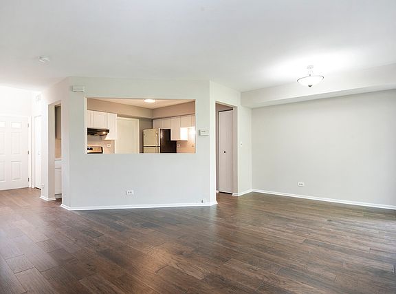 3rd image of 230 Green Knoll Ln