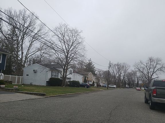 4th image of 207 Loeffler St