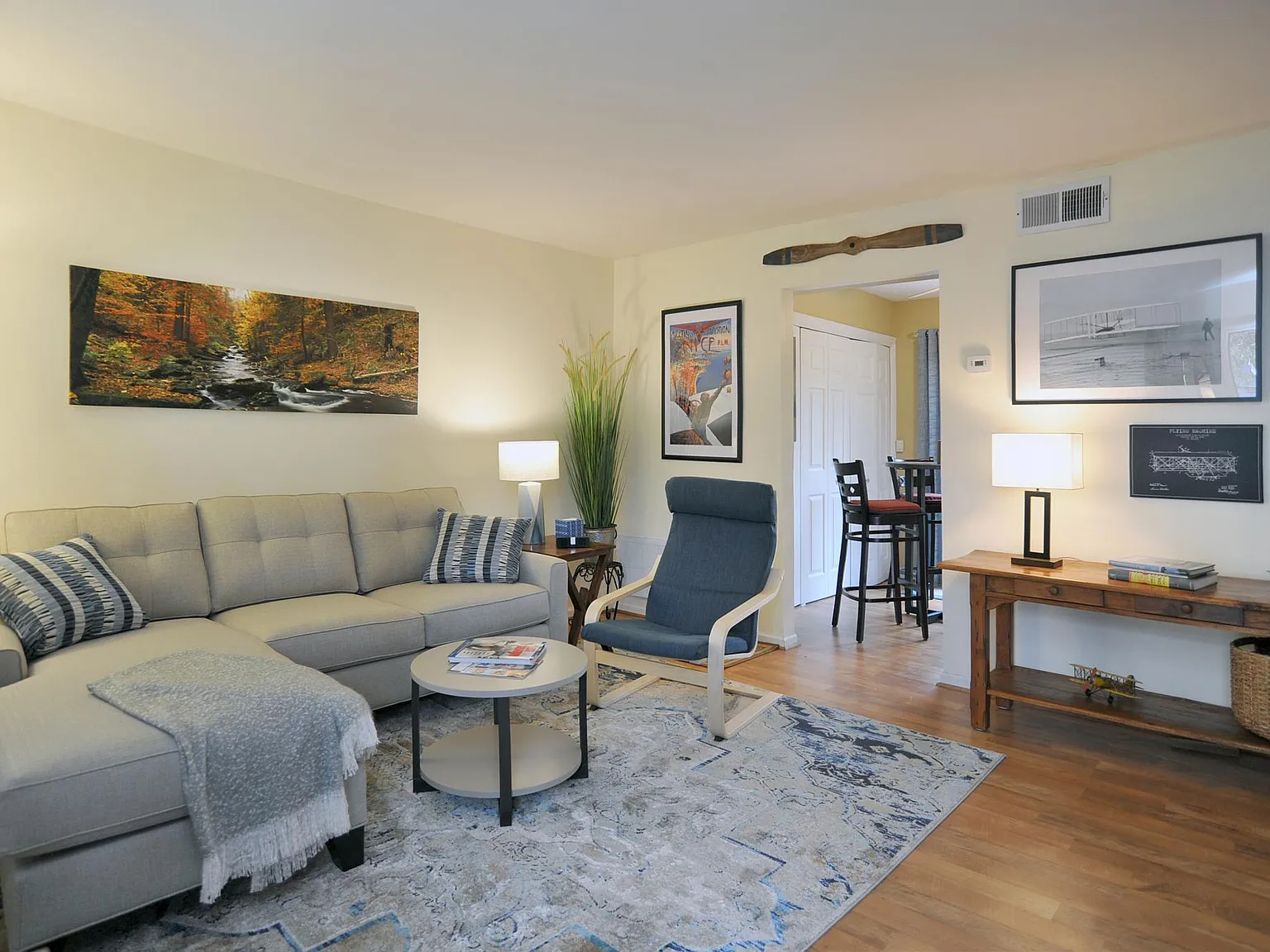 2 bed, 1000 sqft, $2,800 — Photo 3