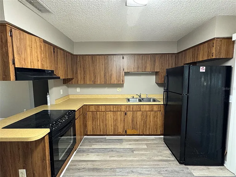 5619 Peach Ave — Photo 7