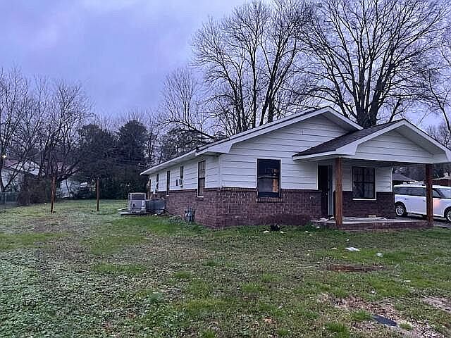 2nd image of 109 Emma St