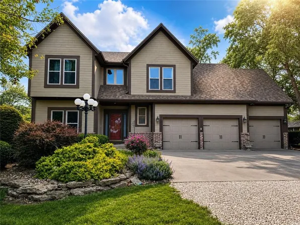 21600 S Lackman Rd, Spring Hill, KS 66083