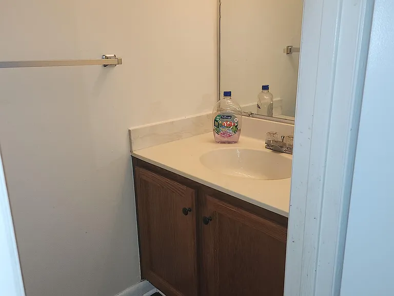 8212 Londonderry Ct — Photo 12