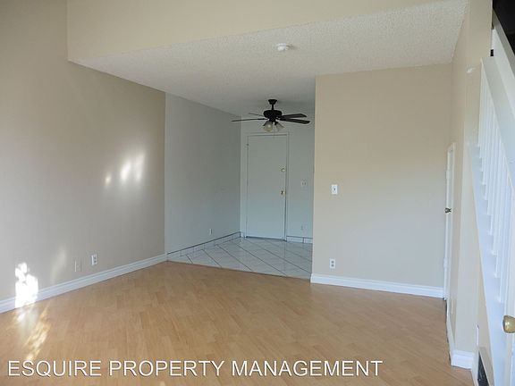 3rd image of 305 S Steckel Dr APT 2