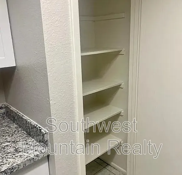 133 E Ingram St #5 — Photo 8
